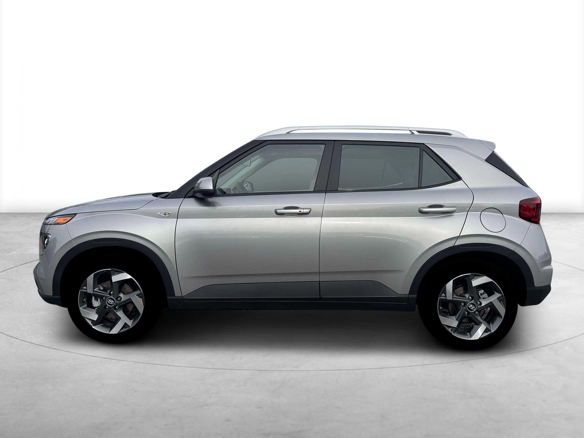 New 2026 Hyundai Venue SEL FWD image 3