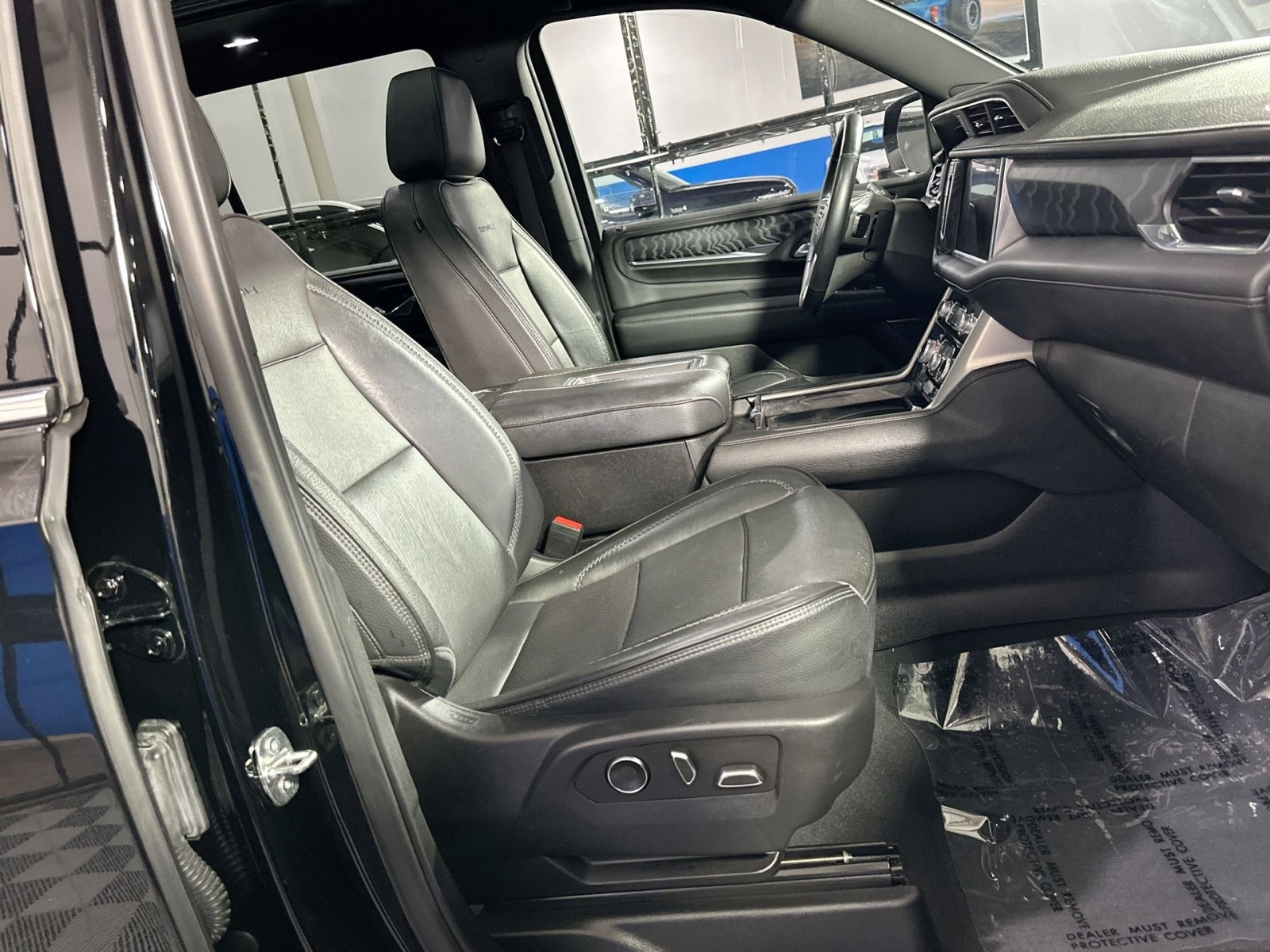 Used 2023 GMC Yukon Denali image 35