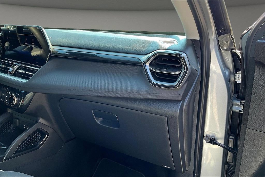 Used 2025 Chevrolet TrailBlazer LT FWD image 29