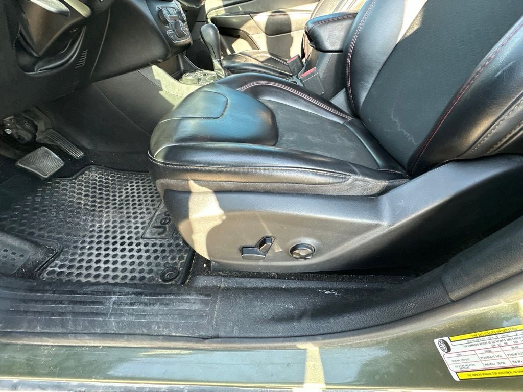 Used 2021 Jeep Cherokee Trailhawk w/ Sun, Sound & Nav Group AWD/4WD image 12