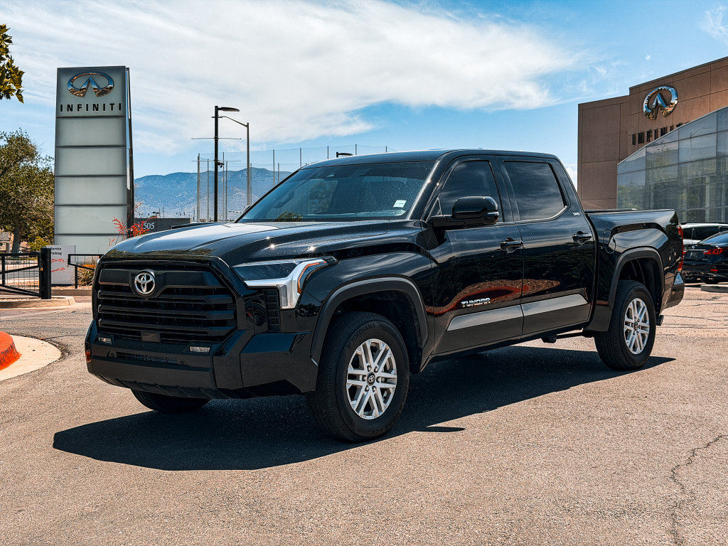 Used 2025 Toyota Tundra SR5 w/ Advanced Technology Package AWD/4WD image 1