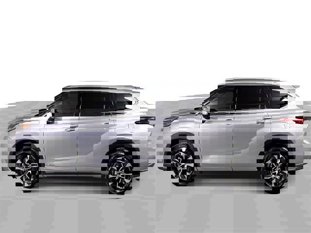 Used 2022 Toyota Highlander XLE image 5