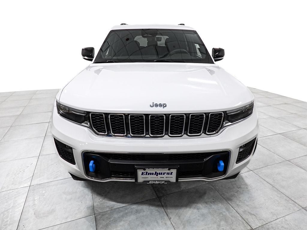 Used 2022 Jeep Grand Cherokee Overland w/ Luxury Tech Group IV AWD/4WD image 3