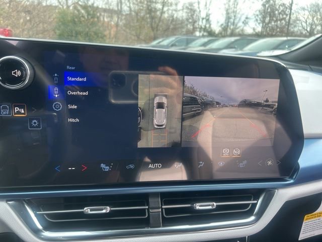New 2026 Chevrolet Equinox EV LT AWD/4WD image 21
