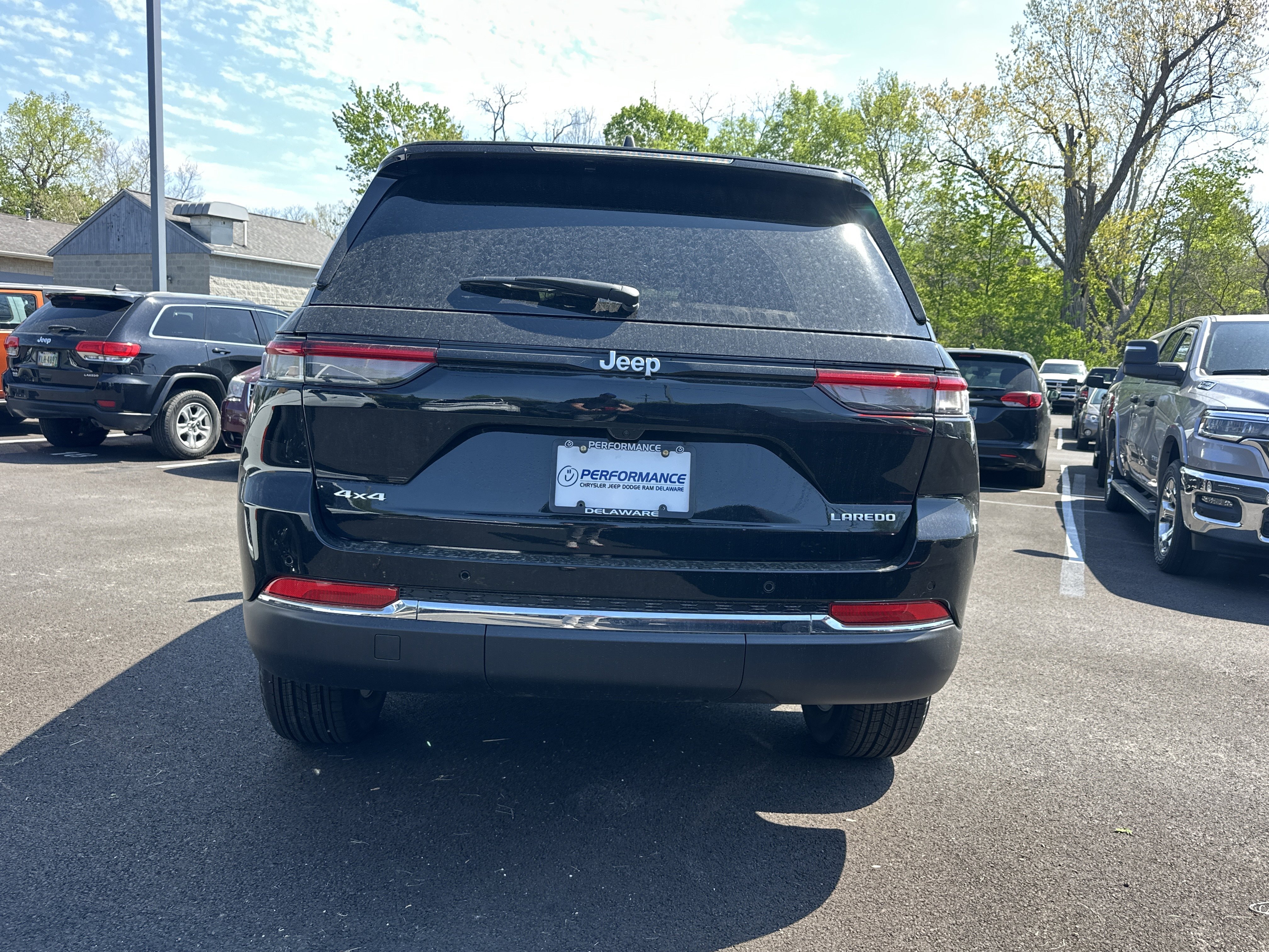 New 2026 Jeep Grand Cherokee Laredo AWD/4WD image 15