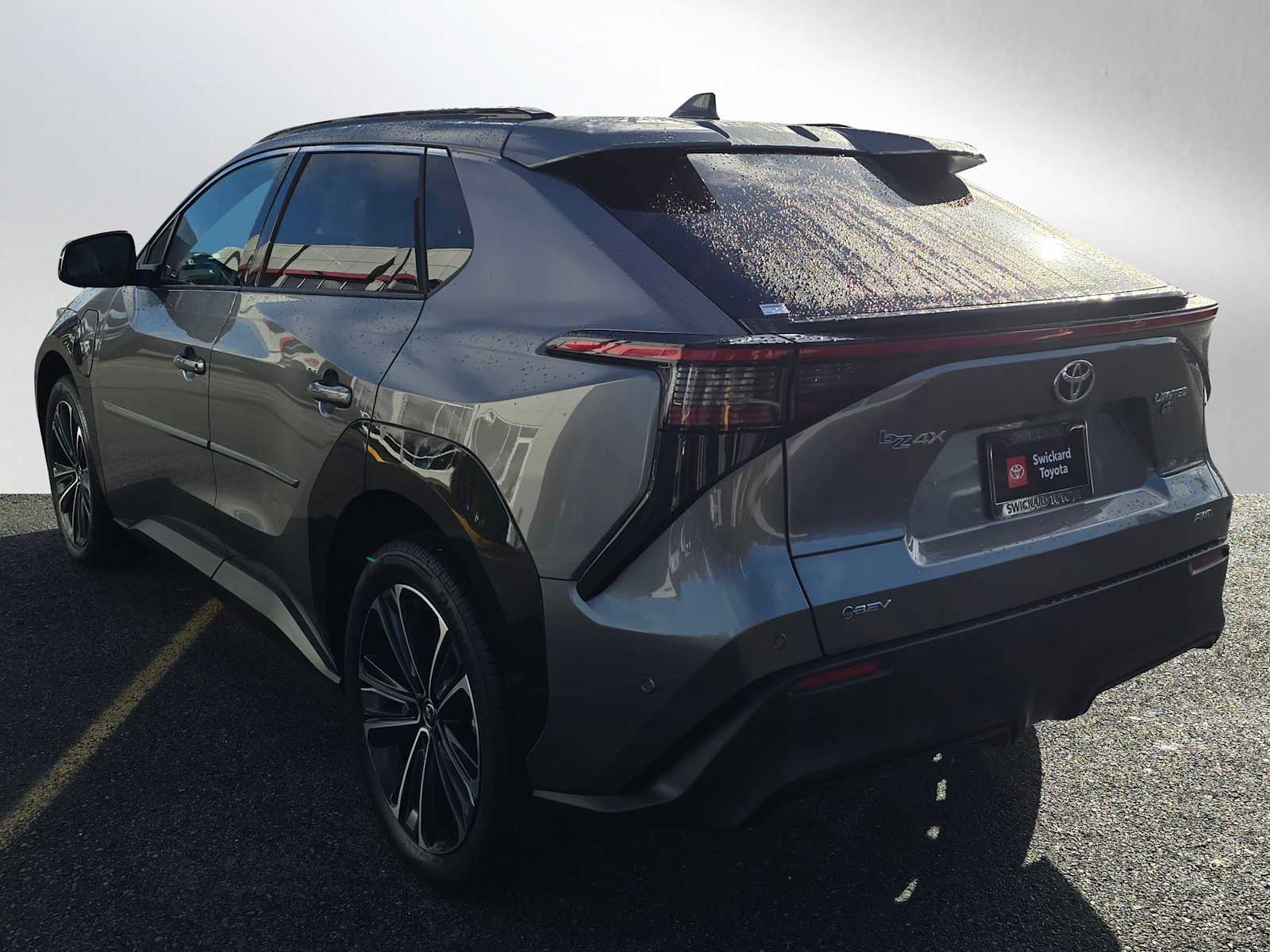 Used 2024 Toyota bZ4X Limited image 5