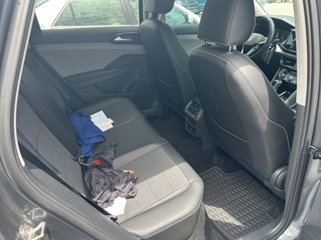 Used 2023 Volkswagen Taos SE FWD image 22