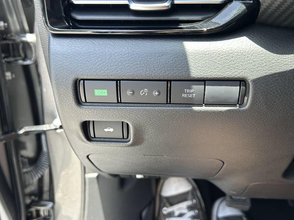 Used 2024 Nissan Sentra SR FWD image 28