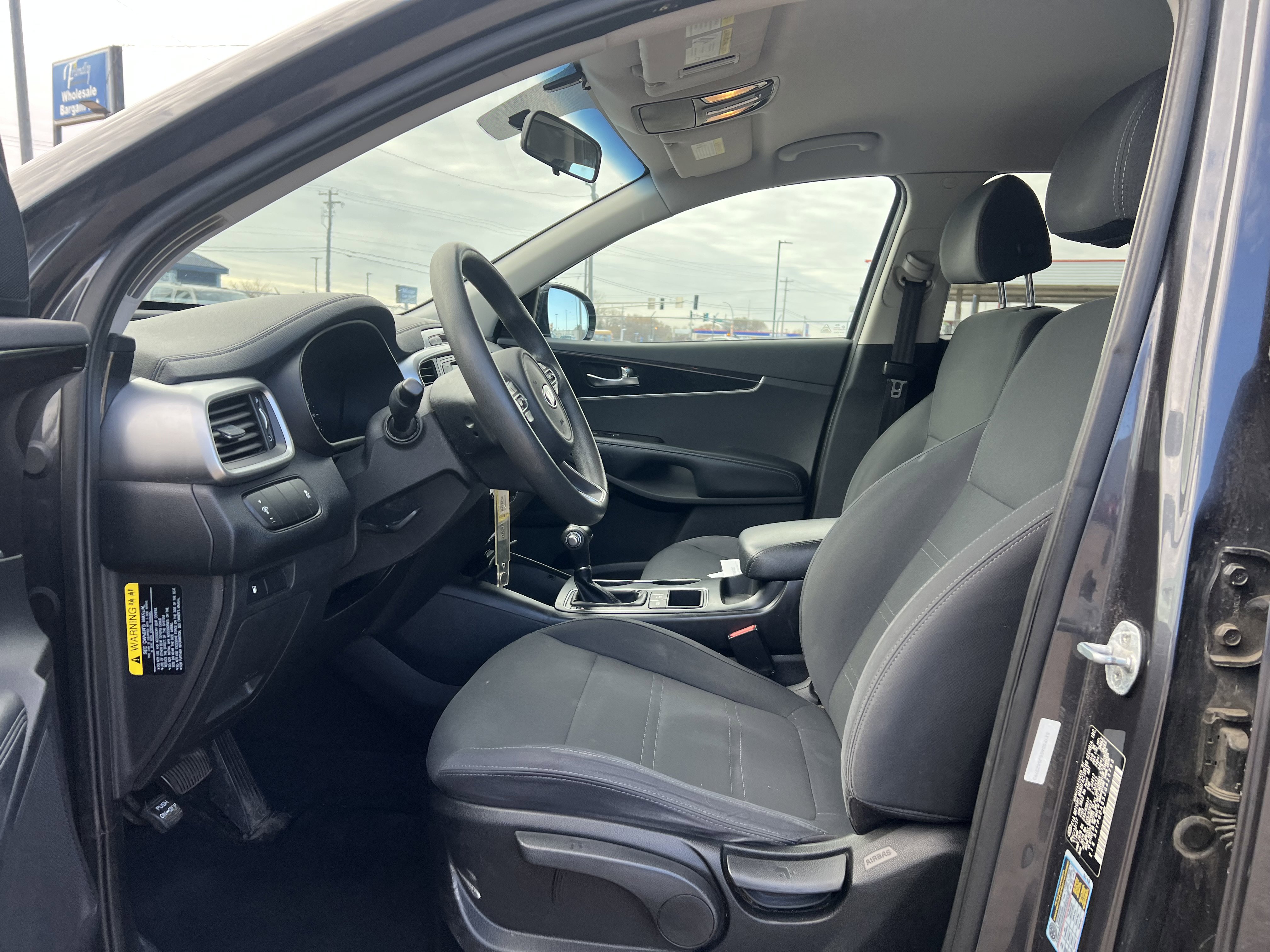 Used 2018 Kia Sorento LX image 16