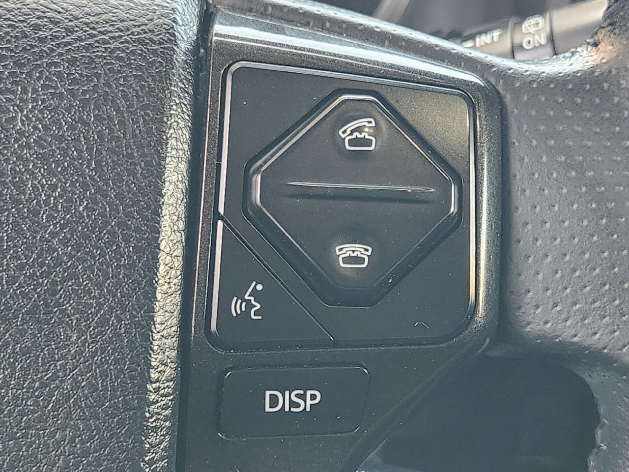 Used 2018 Toyota 4Runner TRD Off-Road AWD/4WD image 27