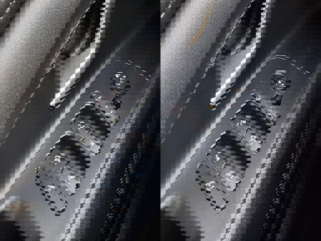 Used 2021 Hyundai Elantra SEL w/ Convenience Package image 23