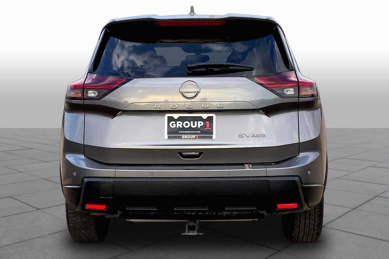 Used 2024 Nissan Rogue SV AWD/4WD image 5
