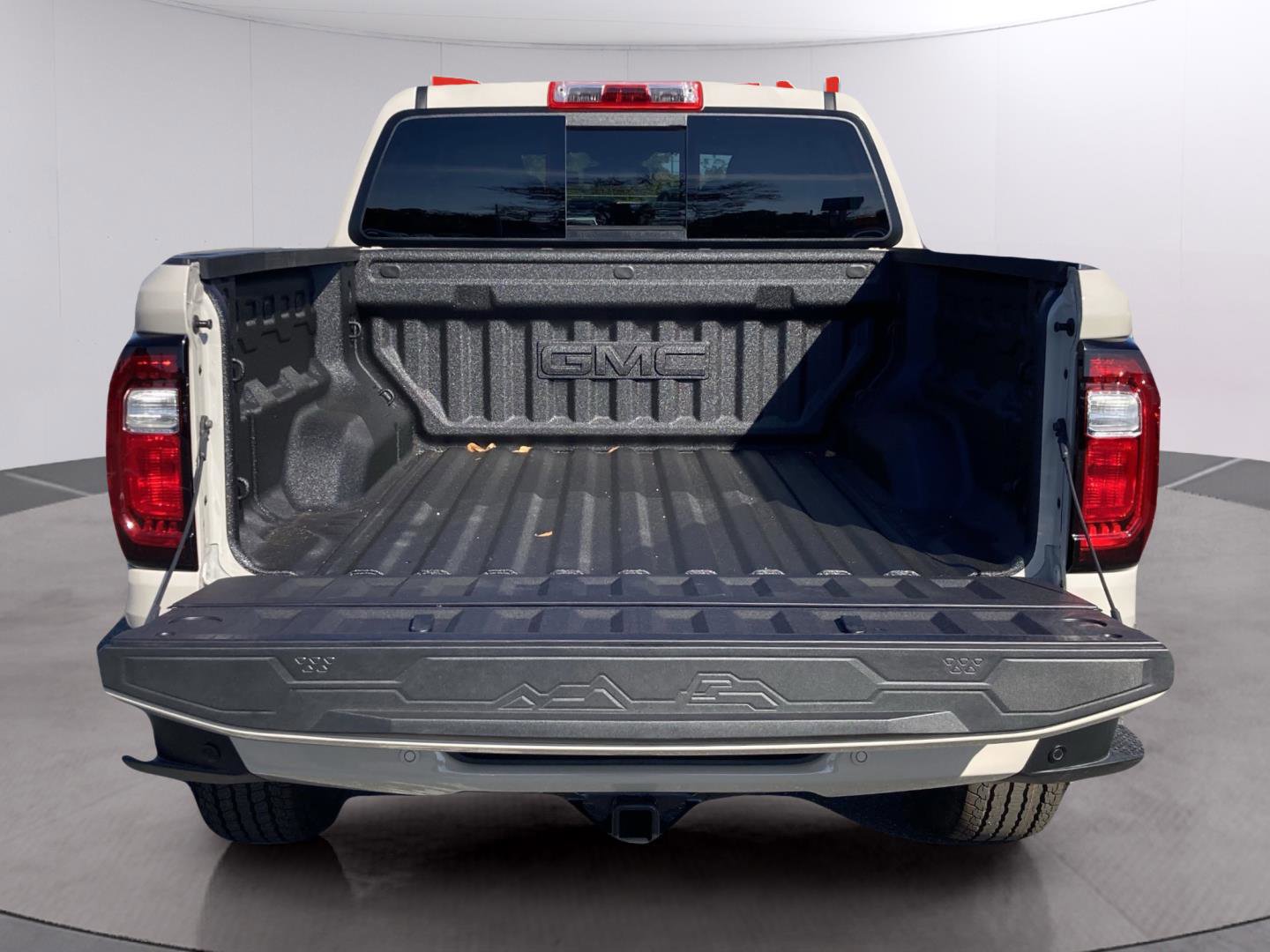 New 2026 GMC Canyon Elevation w/ Convenience Package image 17