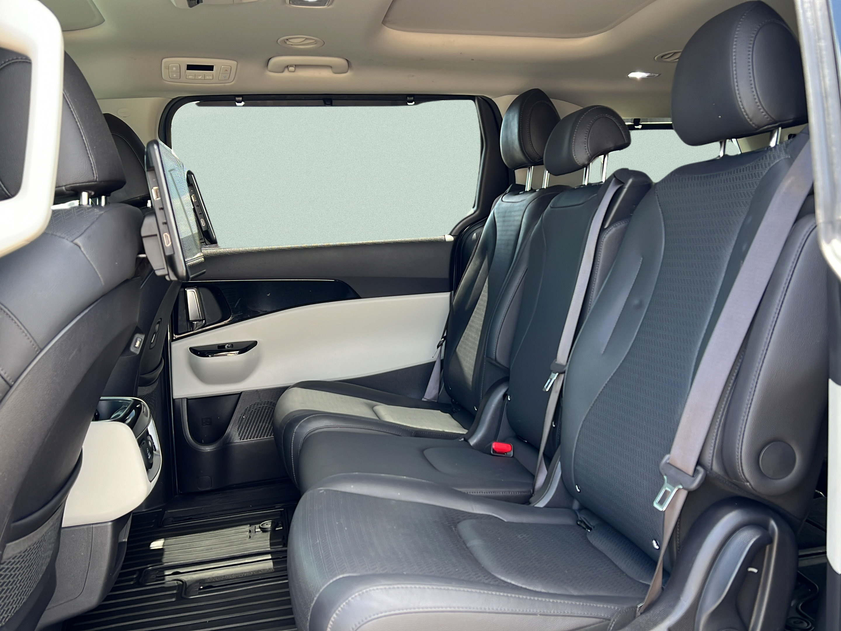 Used 2023 Kia Carnival SX Prestige FWD image 10