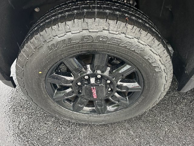 Used 2024 GMC Sierra 2500 AT4 w/ AT4 Preferred Package AWD/4WD image 12