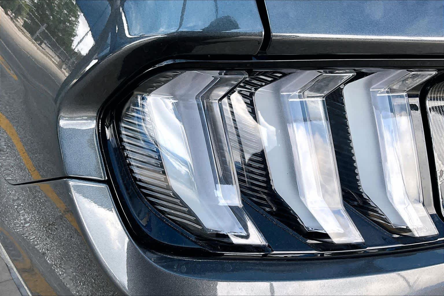 Used 2019 Ford Mustang GT Premium w/ Equipment Group 401A RWD image 28