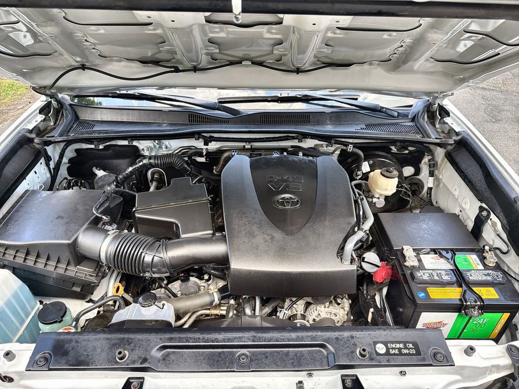 Used 2018 Toyota Tacoma SR w/ SR Convenience Package AWD/4WD image 17
