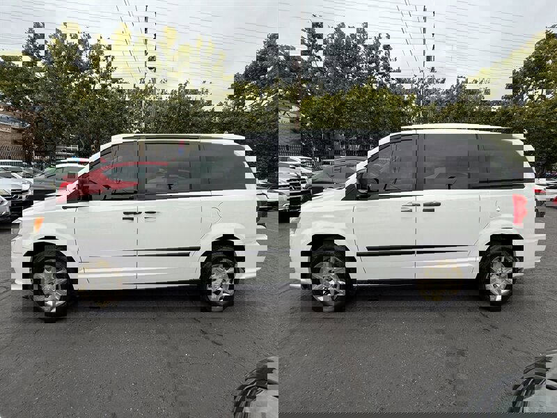 Used 2012 RAM C/V image 8