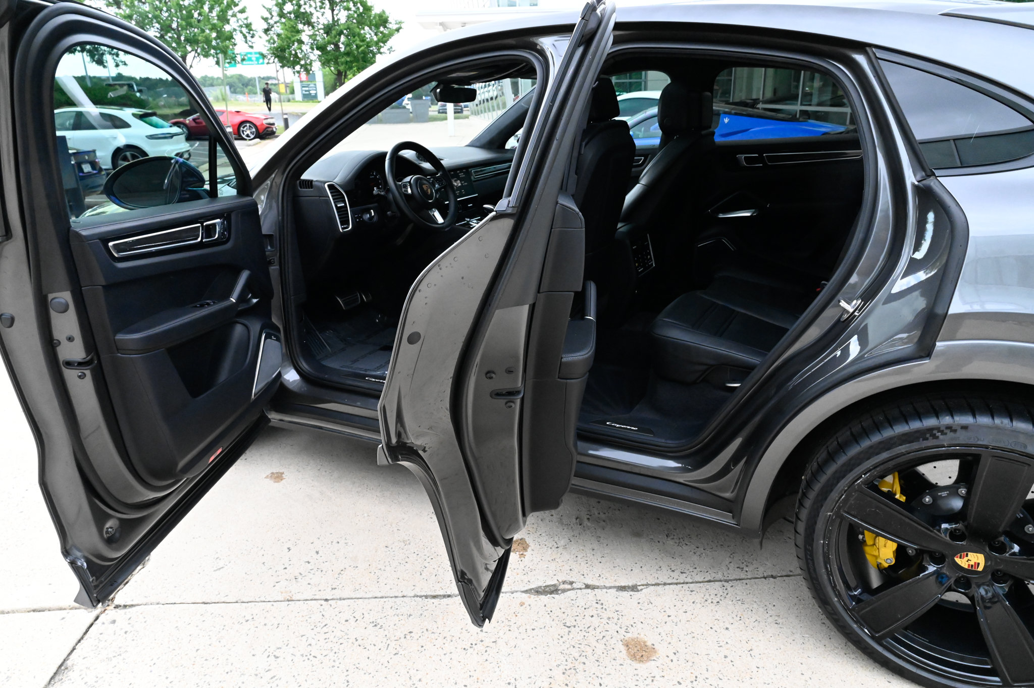 Used 2021 Porsche Cayenne Turbo AWD/4WD image 35