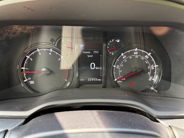 Used 2020 Toyota 4Runner SR5 AWD/4WD image 19