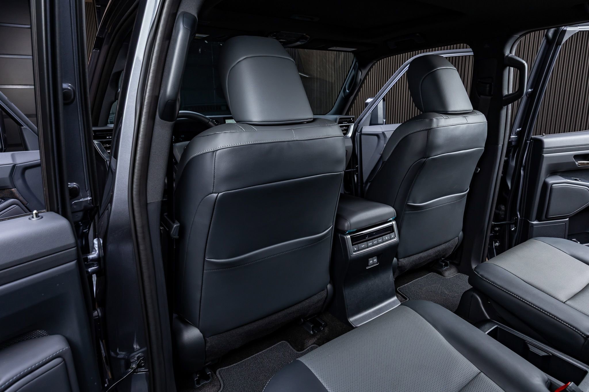 Used 2025 Lexus GX 550 550 Premium+ w/ Cold Area Package image 34