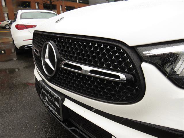 Used 2025 Mercedes-Benz GLC 300 4MATIC image 9