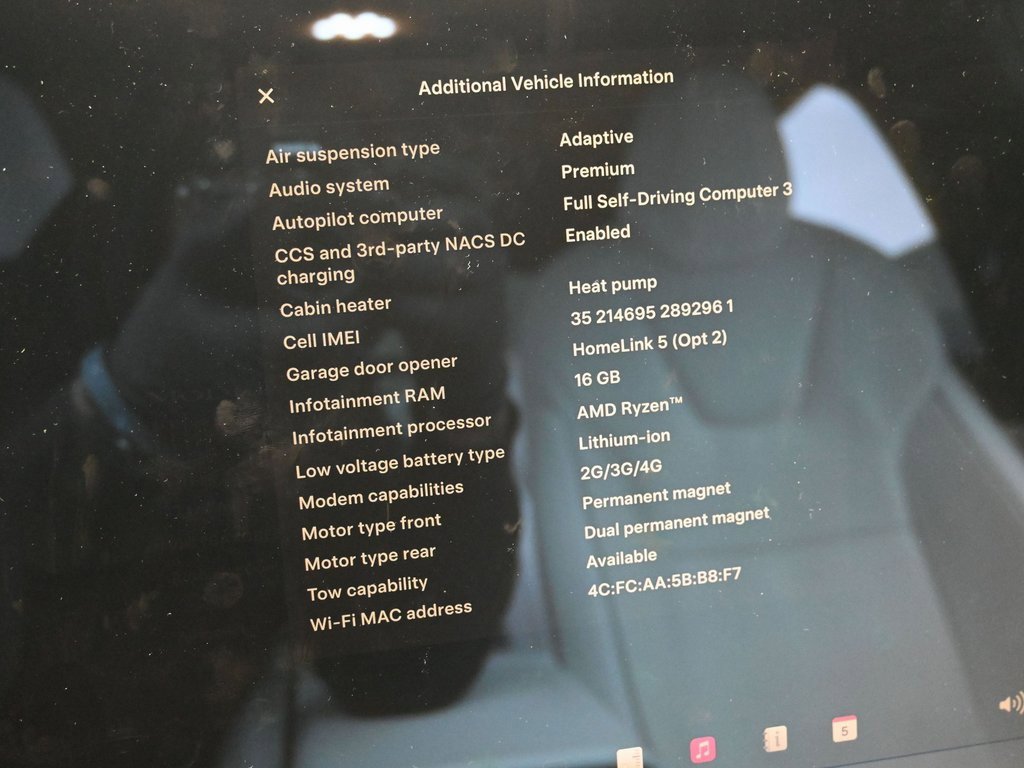 Used 2022 Tesla Model X Plaid image 15