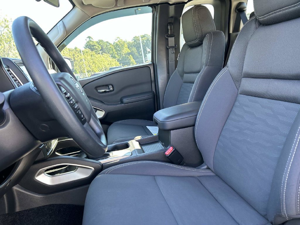 Used 2024 Nissan Frontier SV RWD image 22