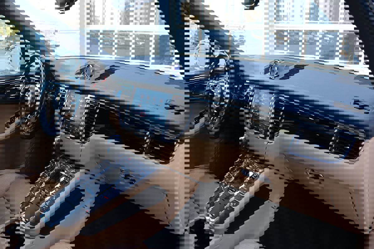 Used 2018 Porsche Macan image 13