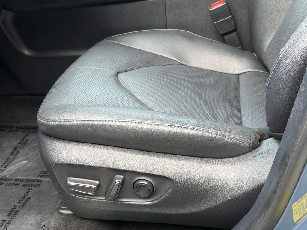 Used 2024 Toyota Grand Highlander AWD image 16