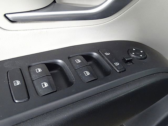 Used 2023 Hyundai Tucson SEL FWD image 16