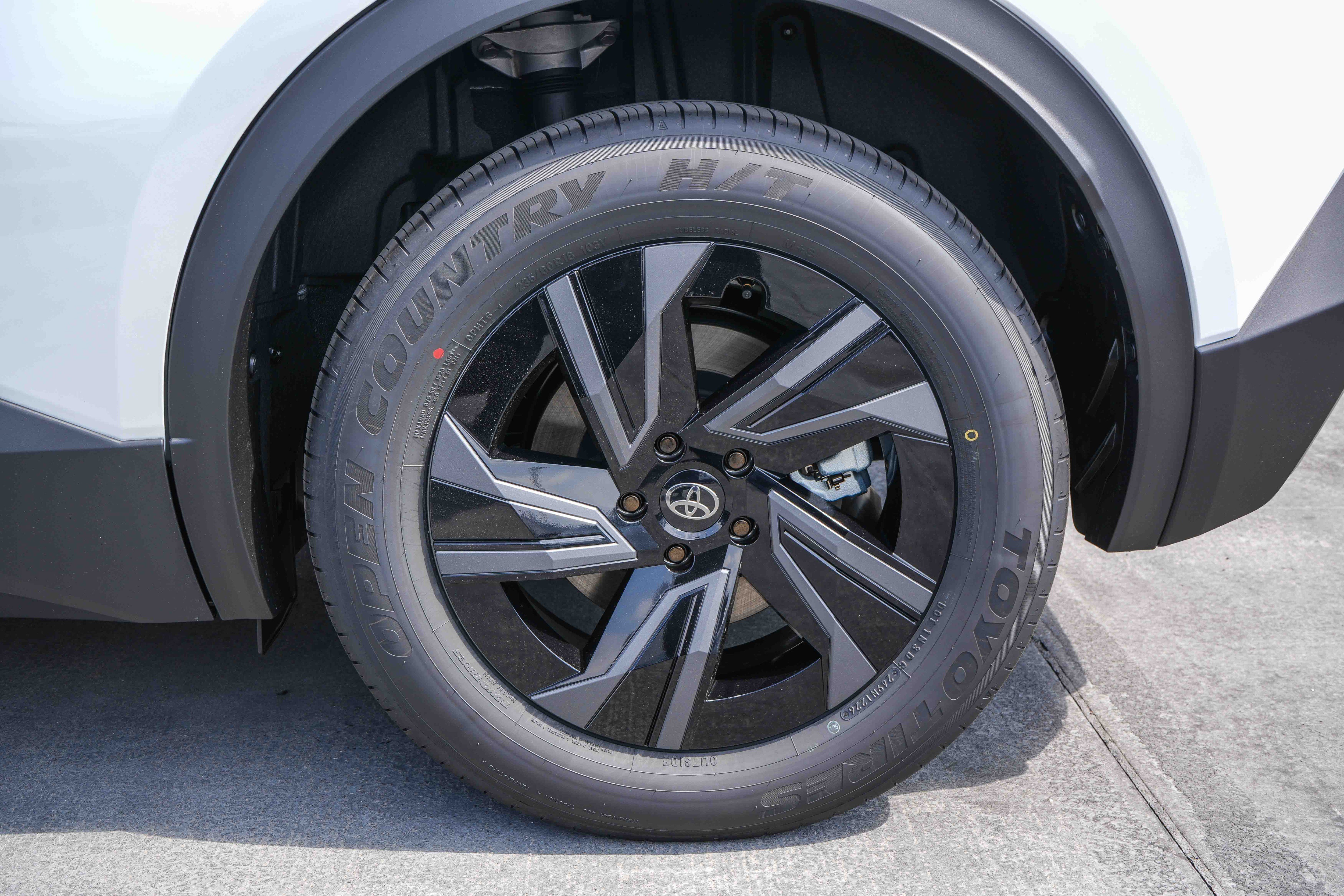 New 2026 Toyota C-HR AWD/4WD image 11