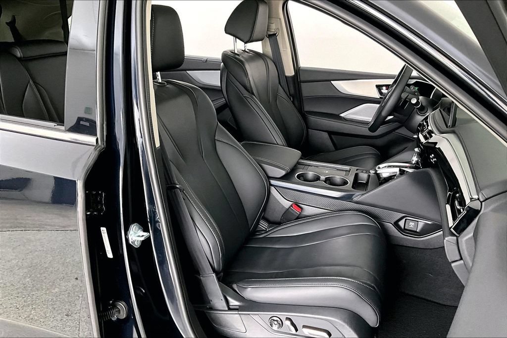 Certified 2026 Acura MDX w/ Technology Package FWD image 9