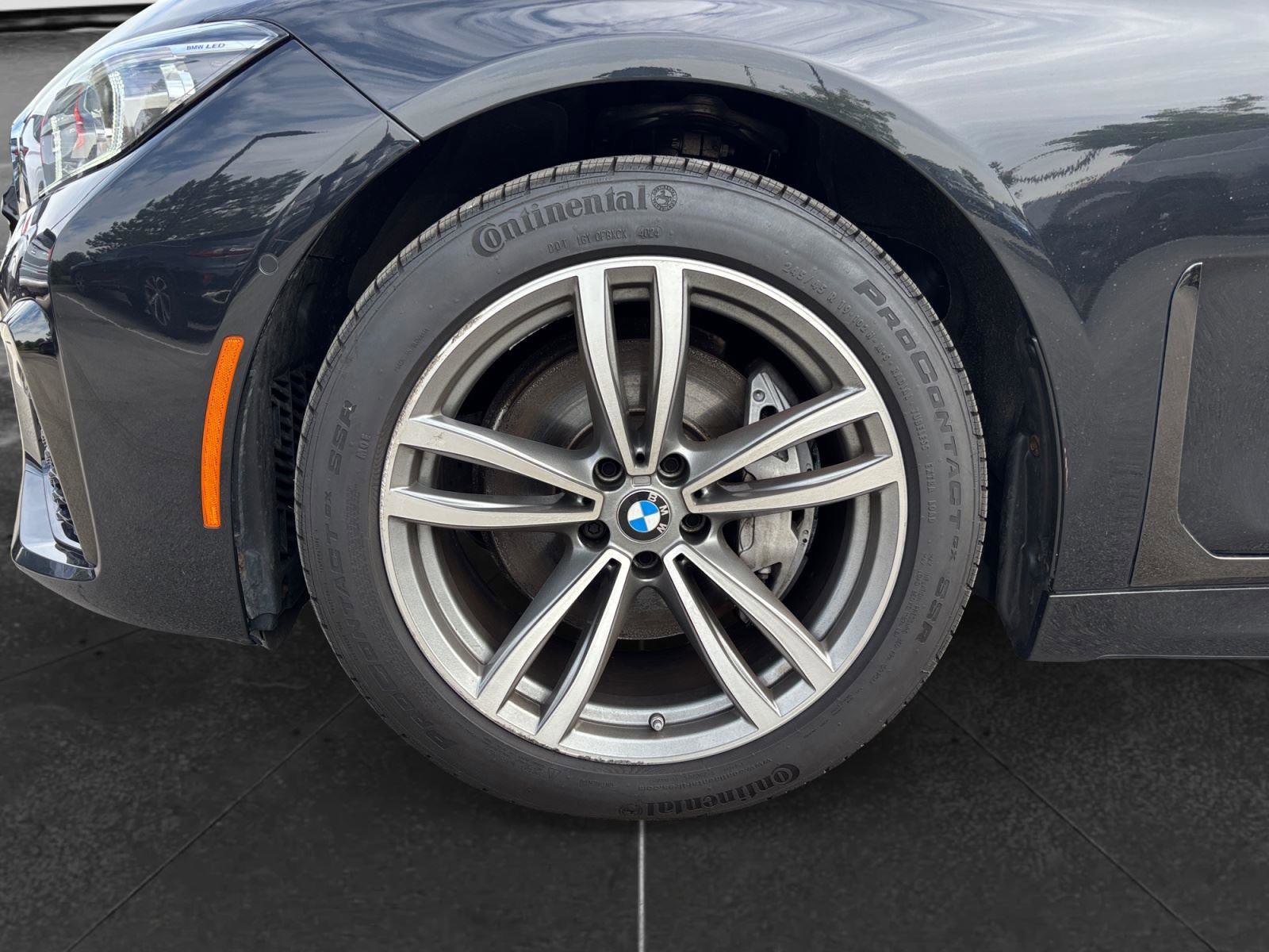 Used 2022 BMW 740i xDrive w/ M Sport Package AWD/4WD image 9