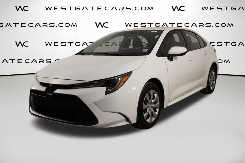 Used 2023 Toyota Corolla LE image 1