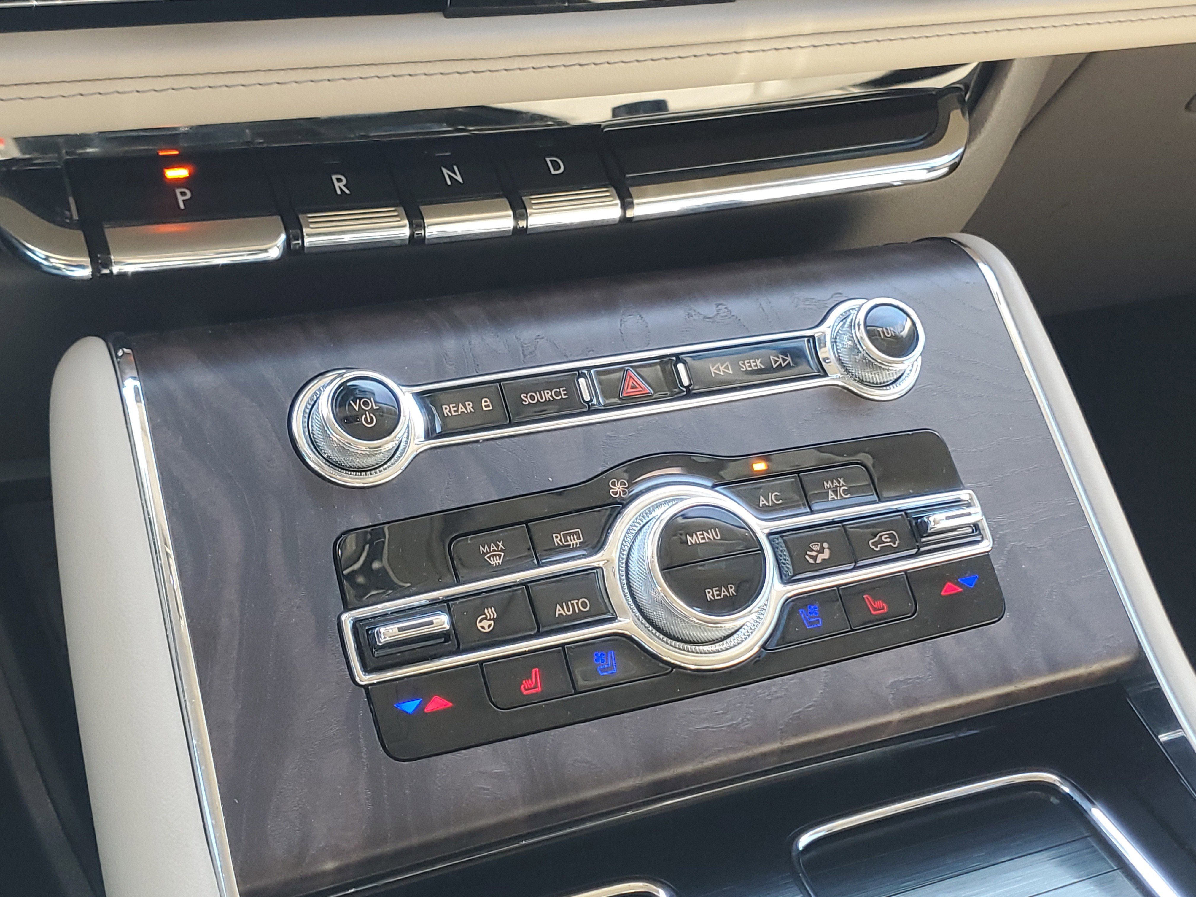 Certified 2023 Lincoln Aviator Reserve w/ Equipment Group 201A AWD/4WD image 18