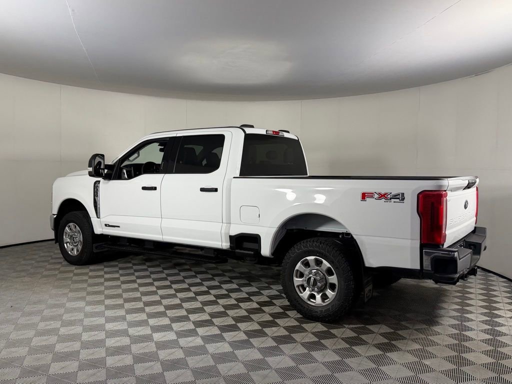 Used 2023 Ford F350 XLT AWD/4WD image 10