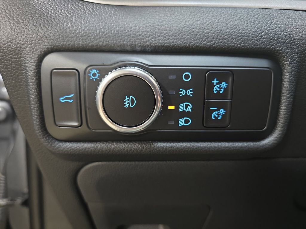 Used 2023 Ford Explorer XLT w/ Equipment Group 202A image 29