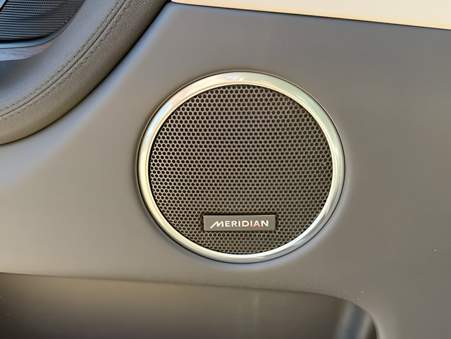 Certified 2025 Land Rover Discovery Sport S AWD/4WD image 19