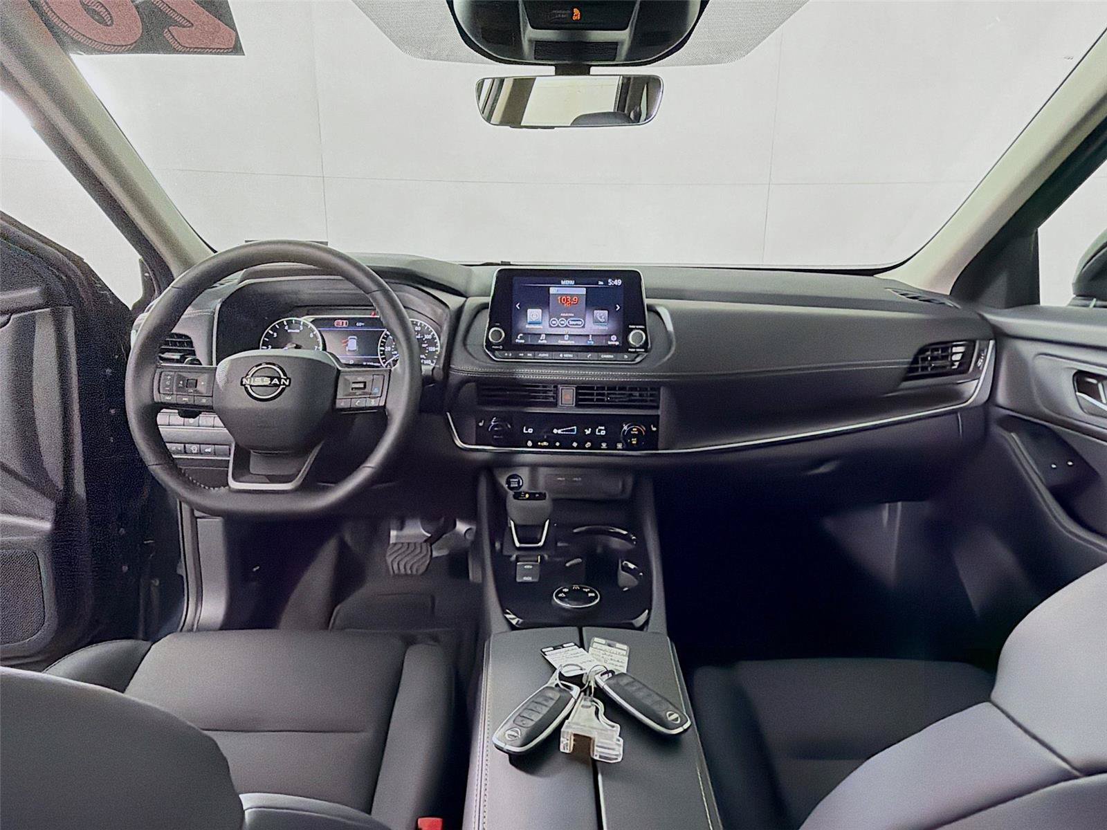 Used 2026 Nissan Rogue Dark Armor AWD/4WD image 4