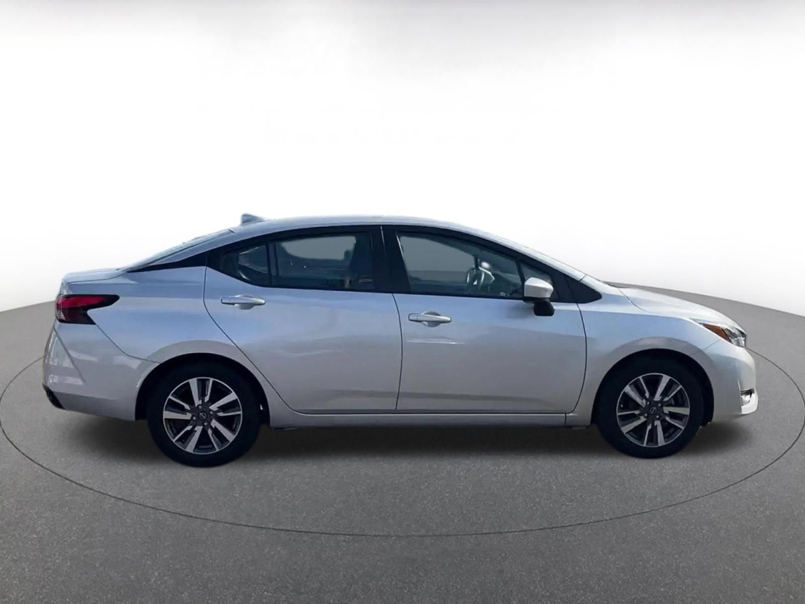 Used 2025 Nissan Versa SV image 16