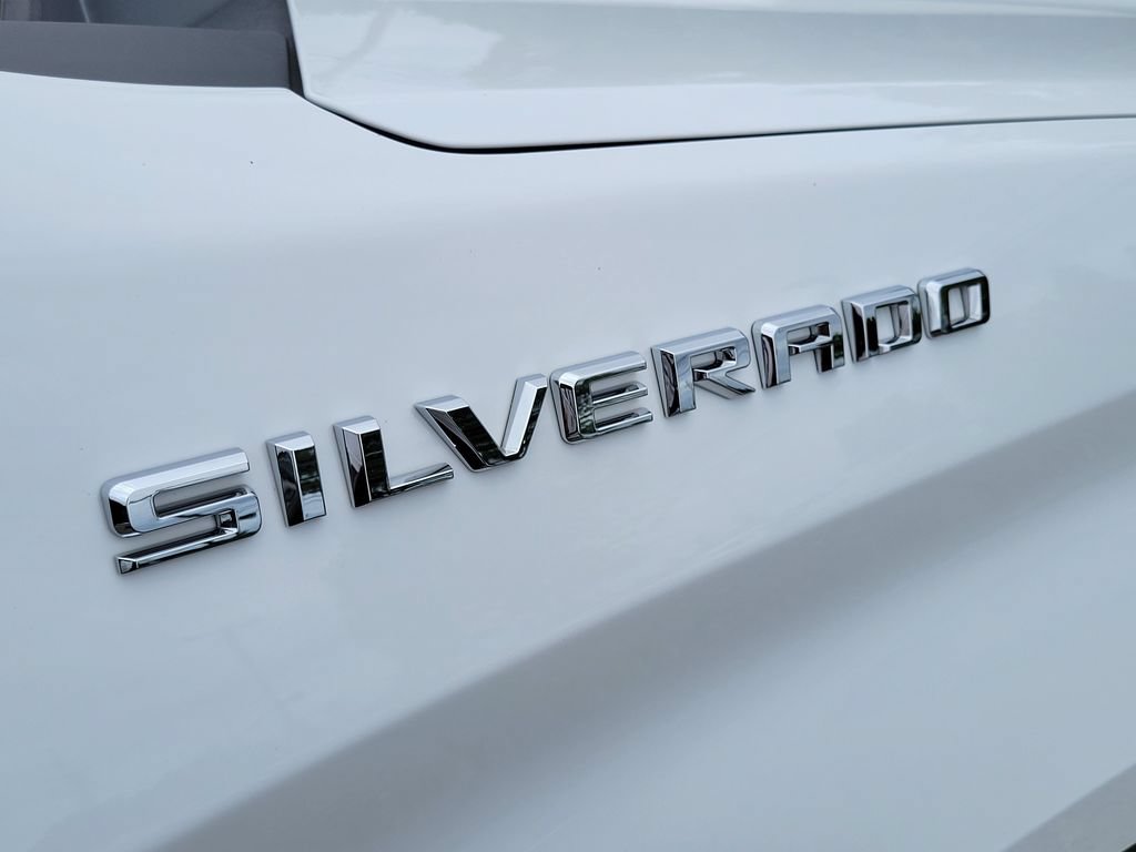 Used 2022 Chevrolet Silverado 1500 LT AWD/4WD image 6