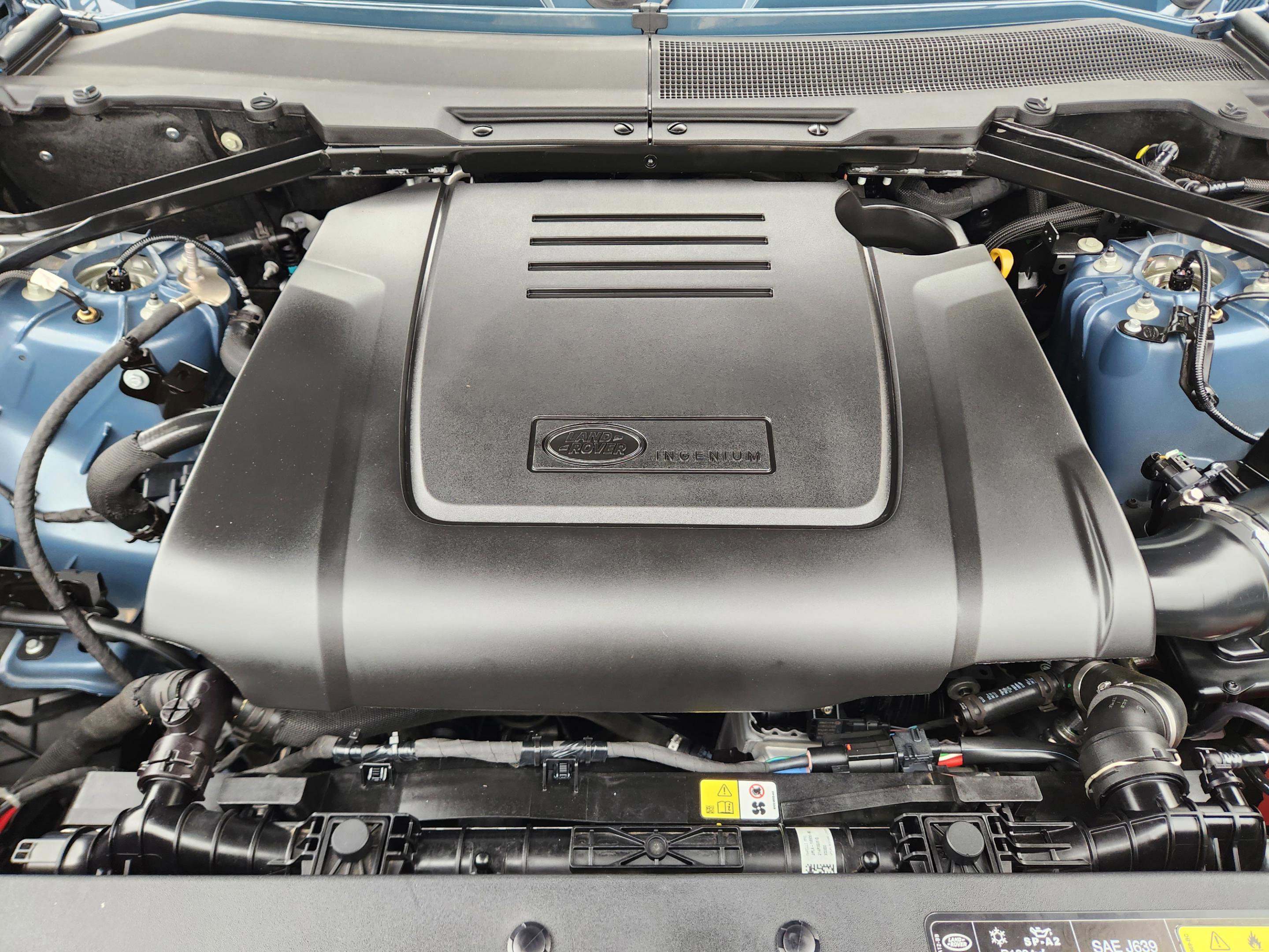 Certified 2025 Land Rover Defender 110 S image 27