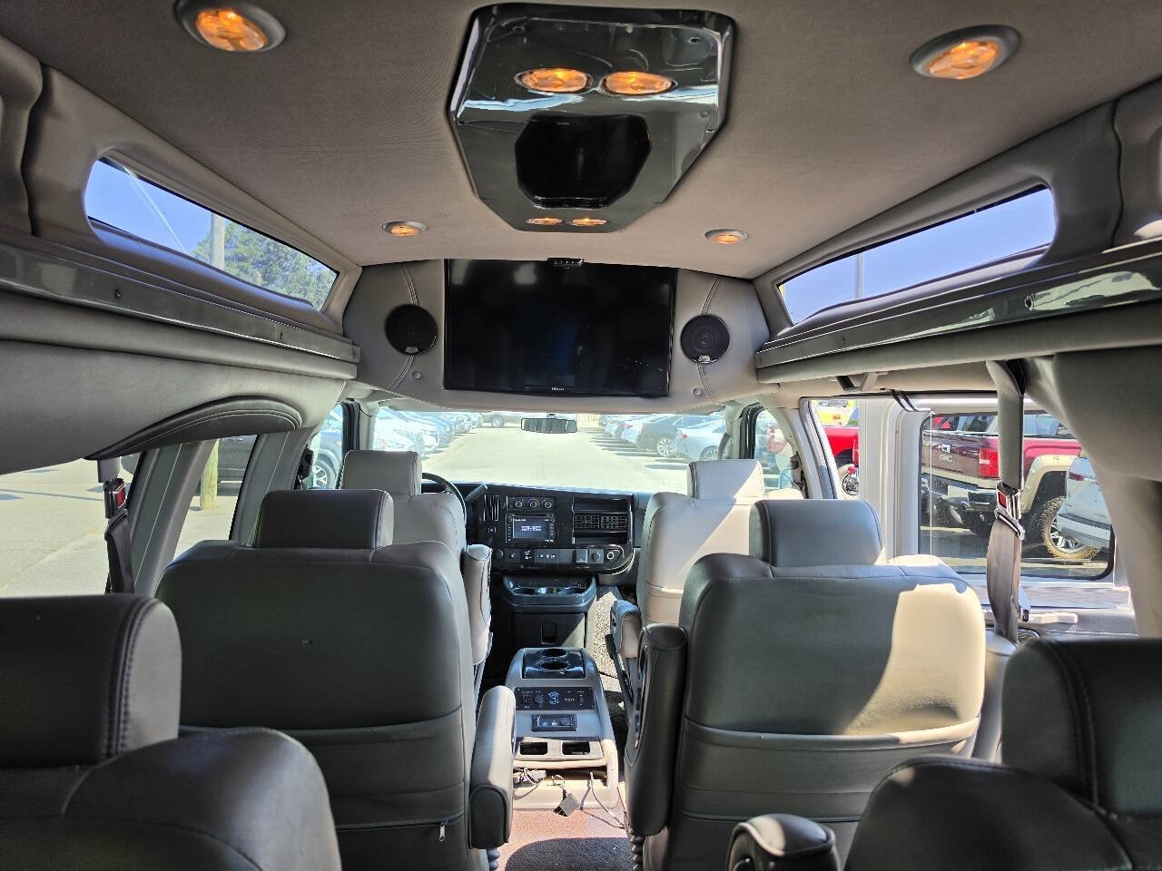 Used 2015 GMC Savana 2500 Extended RWD image 6