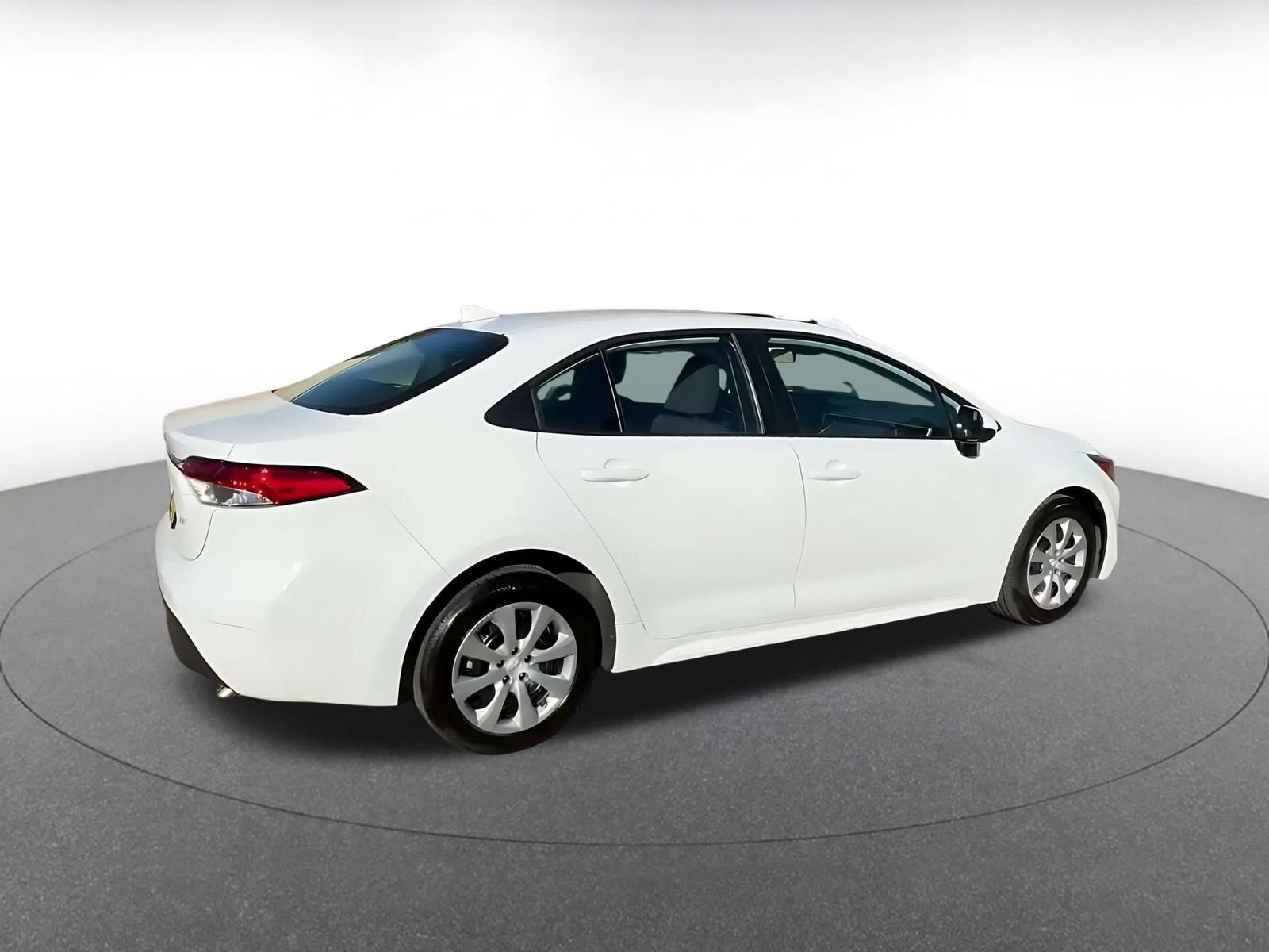 Used 2025 Toyota Corolla LE FWD image 14
