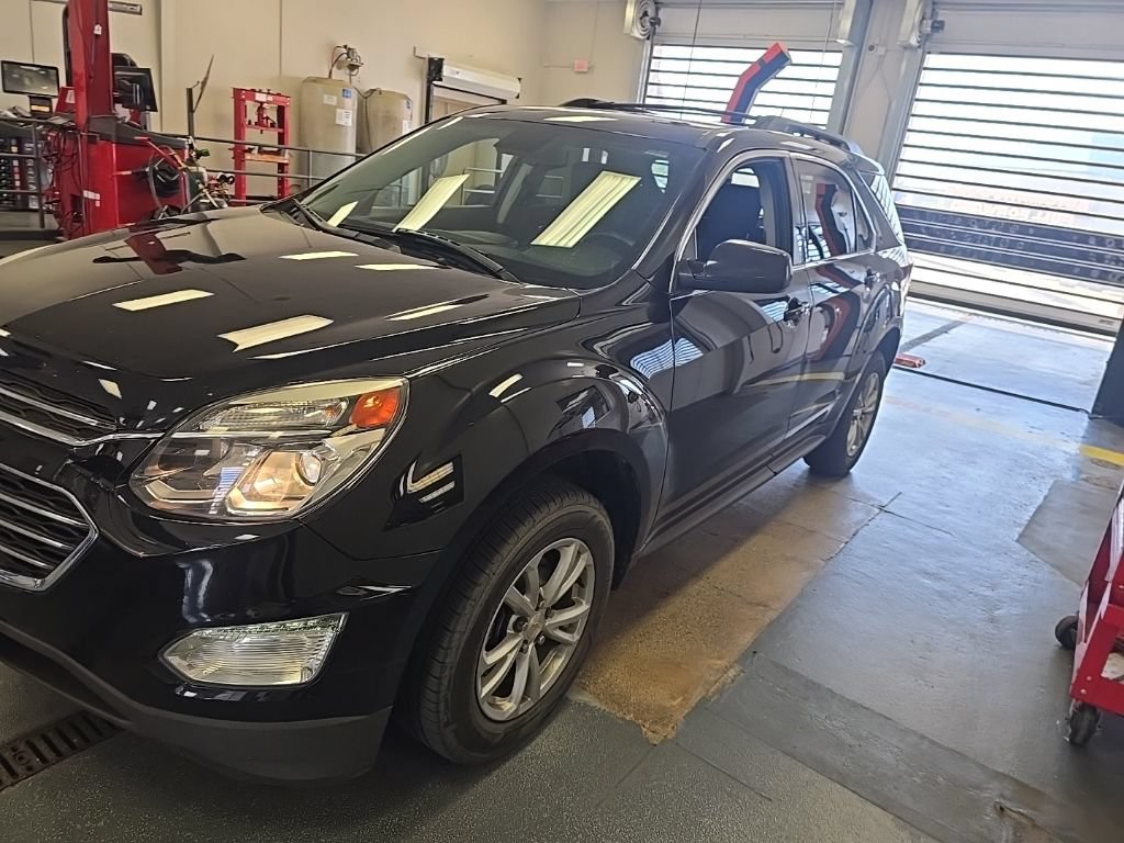 Used 2017 Chevrolet Equinox LT w/ Convenience Package FWD image 2