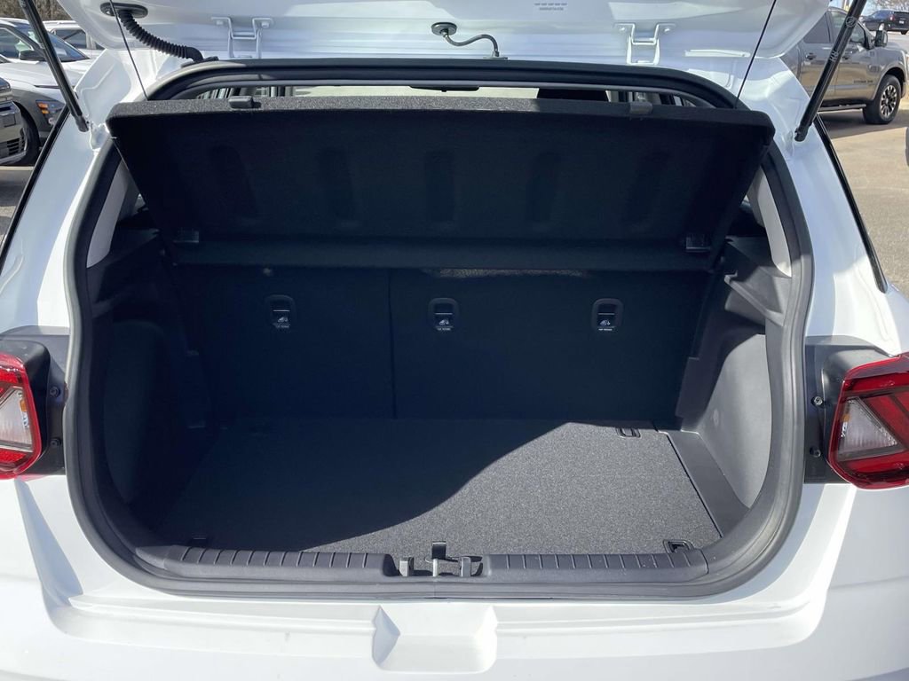 Certified 2026 Hyundai Venue SE image 11