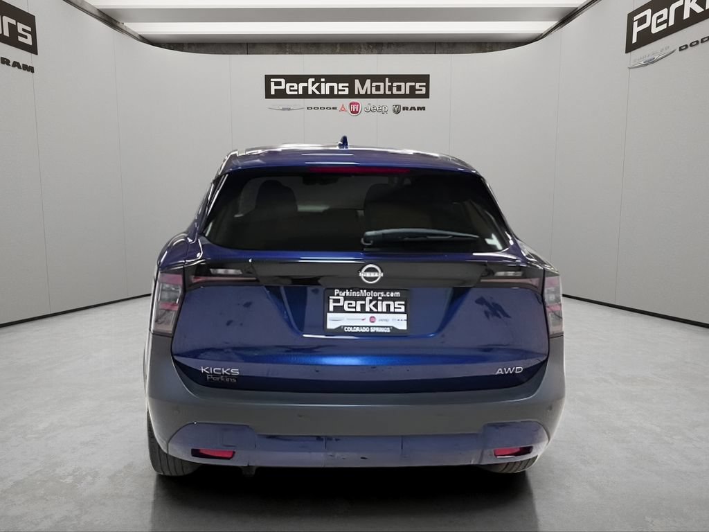 Used 2025 Nissan Kicks SV AWD/4WD image 4