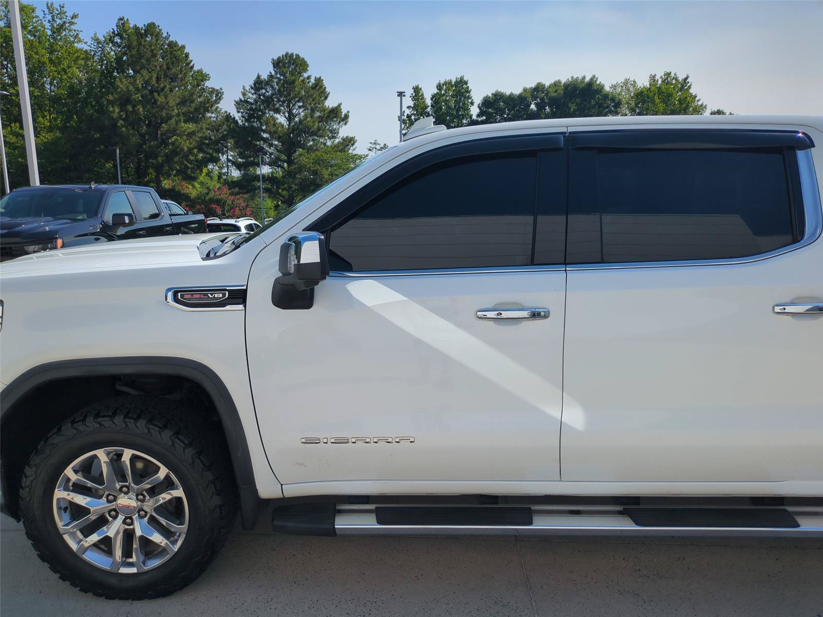Used 2020 GMC Sierra 1500 SLT w/ SLT Premium Plus Package AWD/4WD image 12