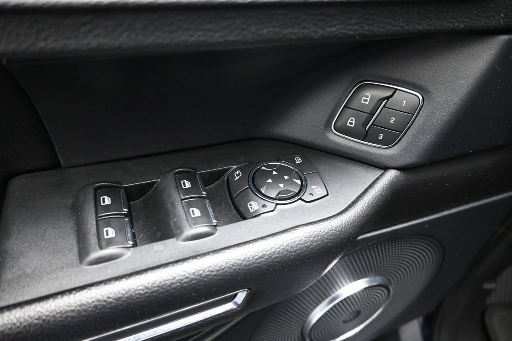 Used 2019 Ford Expedition XLT w/ Equipment Group 202A RWD image 12